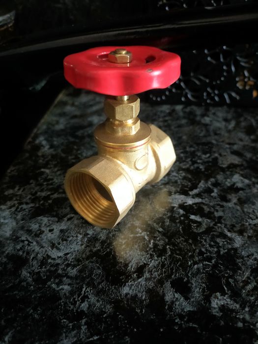 Продам краны на 50 и 25