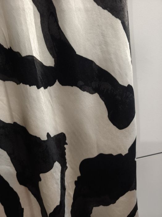 H&M сатенирана пола р-р ХС