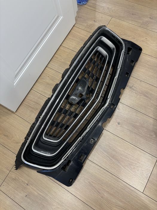 Решетка радиатора Geely azkarro