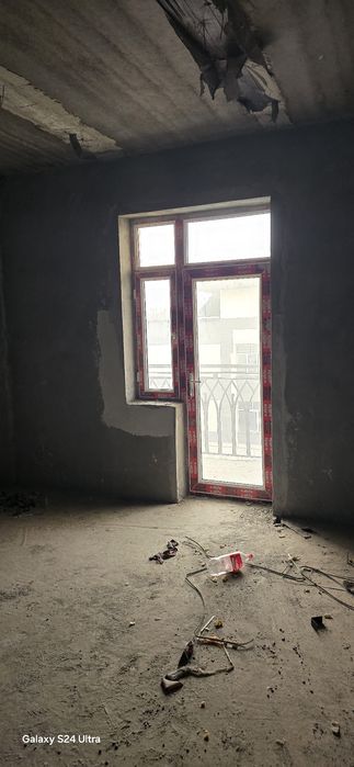 Kvartira sotiladi 81m3 kadastr hamma hujjati bor.