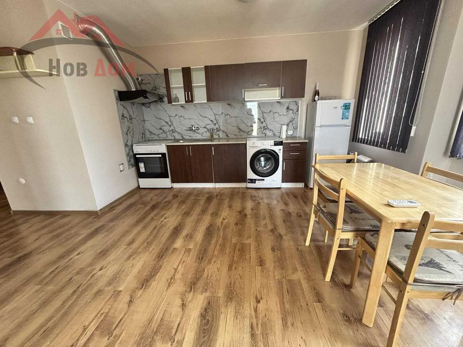 Просторен тристаен в кв. Акация