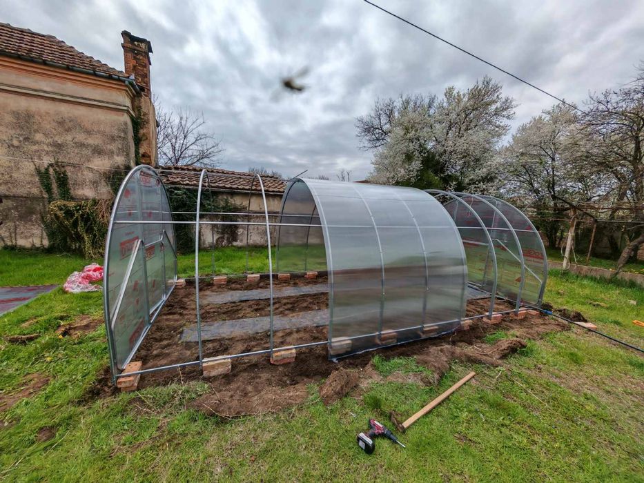 Готова оранжерия за един ден.