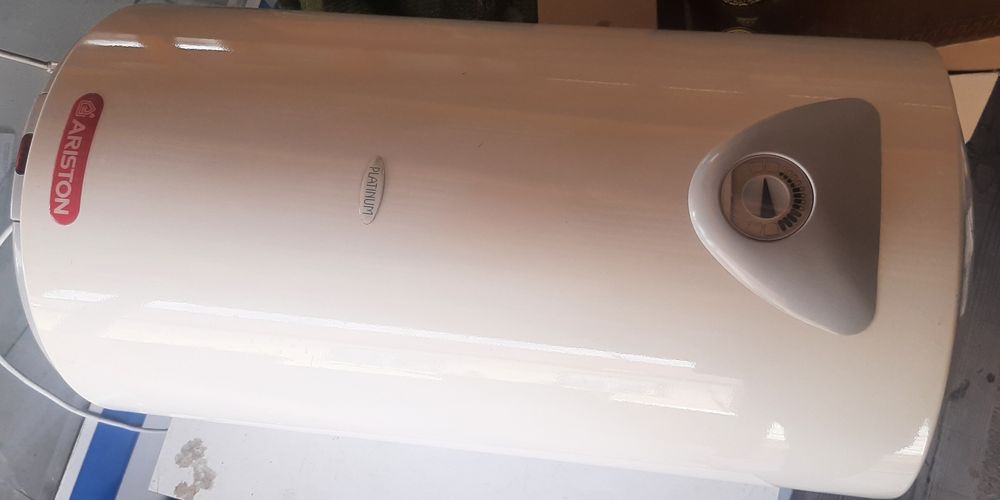 Аристон, водонагреватель 100л