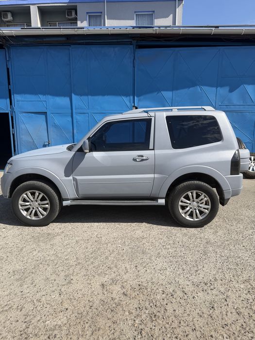 MITSUBISHI Pajero 2010 — imagine 3