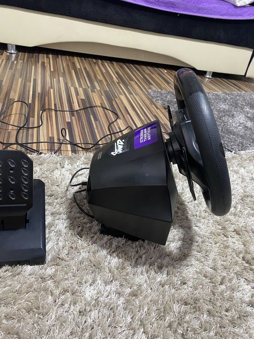 Vând volan de gaming Mai multe detalii în privat nu ofer transport