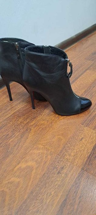 Продам полусапожки BASCONI