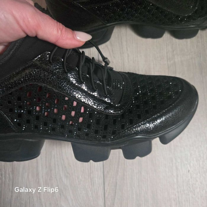 Дамски обувки от естествена кожа