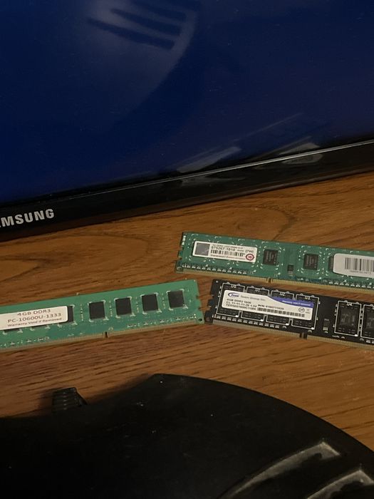Обменяю 3 плашки ДДР3 на 1-8 гб(ДДР3), 1-4 гигабайта, 2-4 гб, 3-1 гб