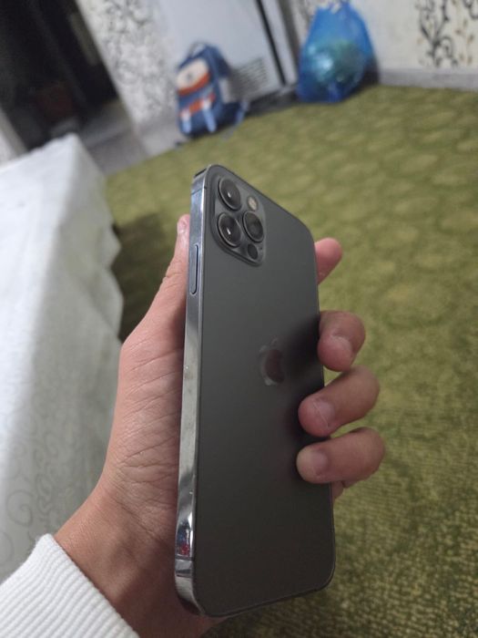 Iphone 12pro в хорошом состояний
