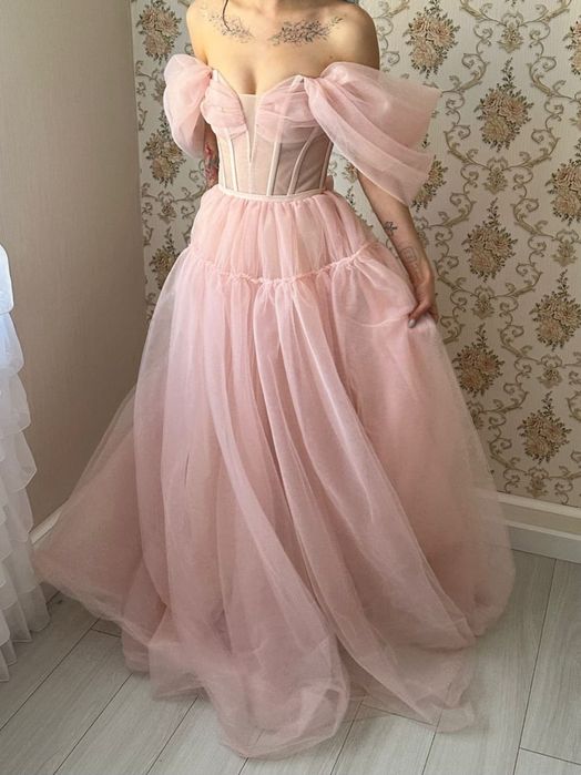 Продаю платье новое