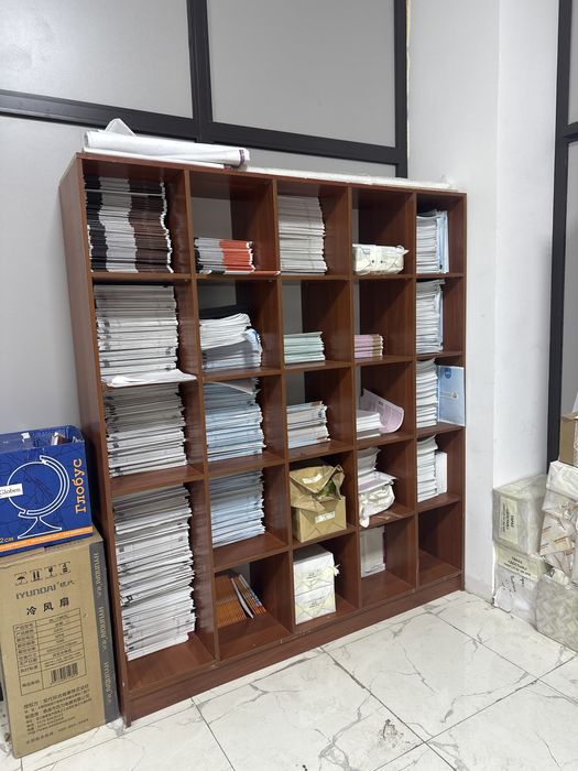 Шкаф кітап бәрі сатылады