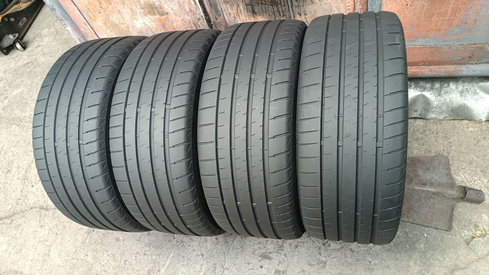 225/45/17 Bridgestone