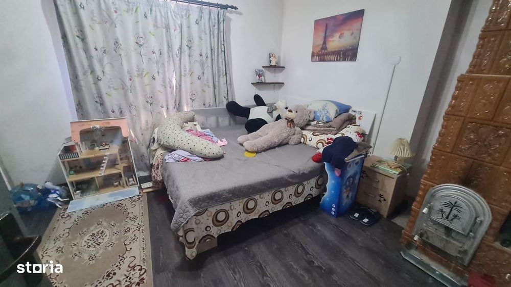 Casă de vânzare în comuna Valea Iașului, sat Mustățești, județ Argeș.