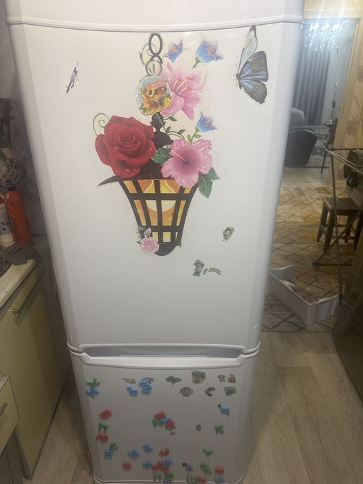 Холодильник  lndesit