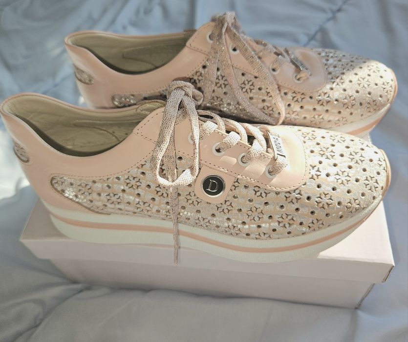 Дамски пролетни ортопедични обувки .38номер ,35лв.