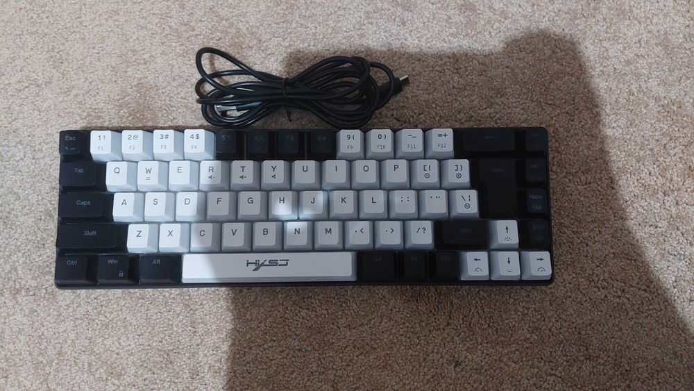 Геймърска клавиатура HYSS 60% RGB