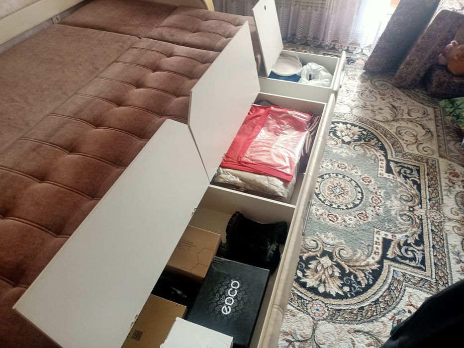 Диван в хорошем состоянии