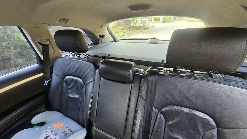 Автомобил Audi Q7
