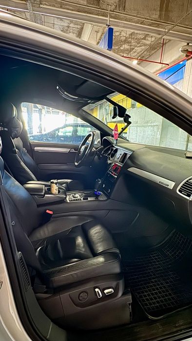 Audi Q7 напълно обслужено