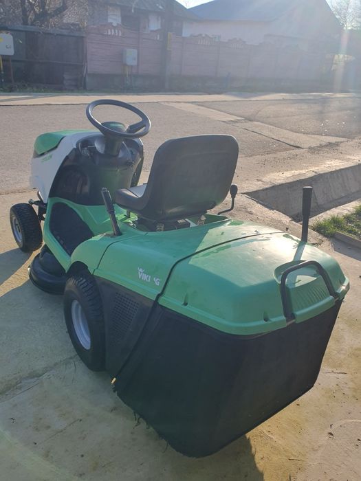 Tractoraș de tuns iarba gazon VIKING