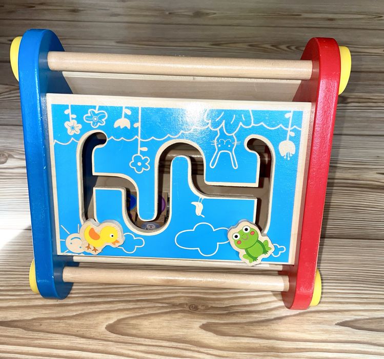 Развивающая игрушка треугольник