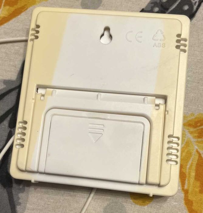 Ceas cu afisarea temperaturii si a umiditatii HTC-2A