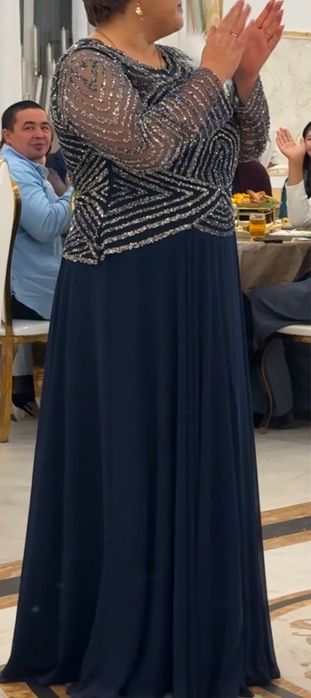 Платье вечернее шикарное