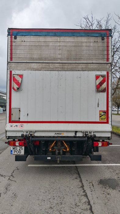 Mercedes Atgo 818