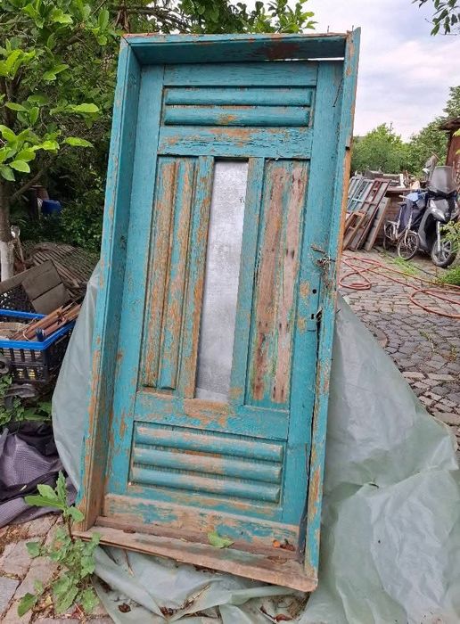 Uși vechi, artă populară, meserii vechi,  lemn masiv