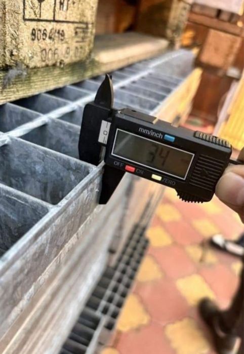 Gratare zincate galvanizate