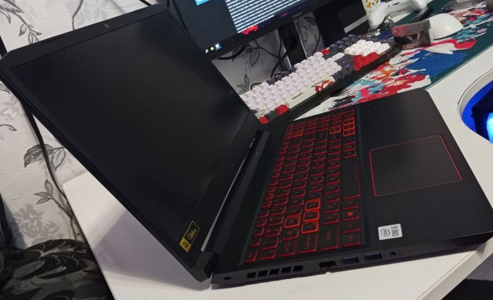 Игровой ноутбук Acer