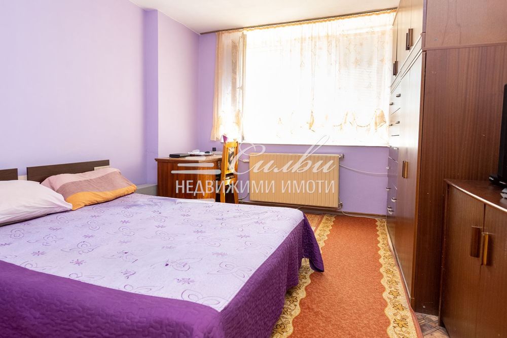 Продава се Тристаен апартамент в Шумен, Тракия - 91 кв.м за 1205 €/кв.м - Снимка #4