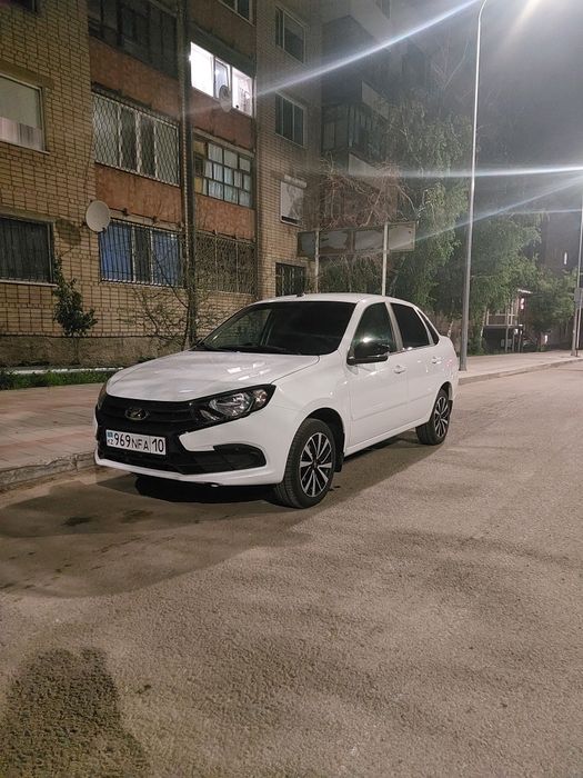 Продам Ладу гранту 2023 г.в.