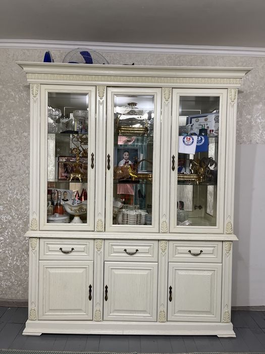 Шкаф для гостинной