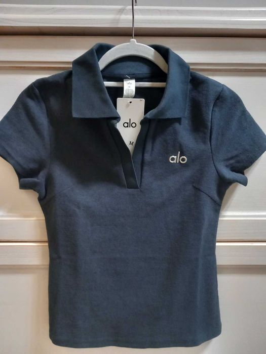 сет за йога / фитнес Alo yoga пола клин блуза