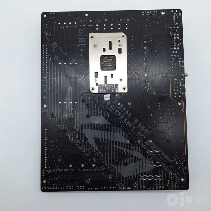 ASUS ROG Strix B650E-F Gaming WiFi AMD B650 AM5 ATX Motherboard