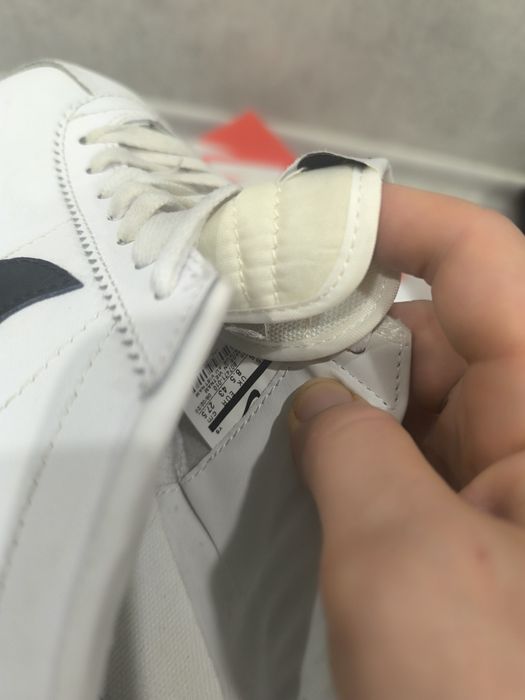 Продам кроссовки почти новые