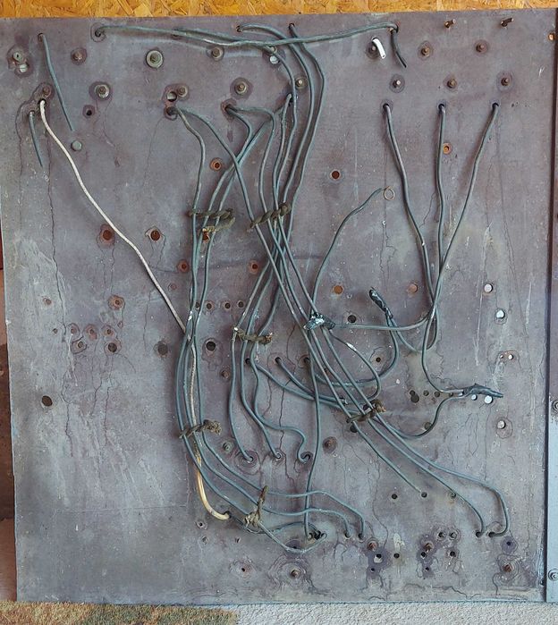 Продавам оборудвано електрическо табло от гетинакс - текстолит