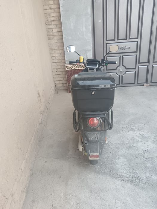 Скутер мопед  электрони