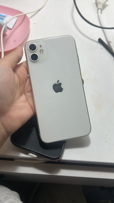 iPhone 11 белый 128 гб