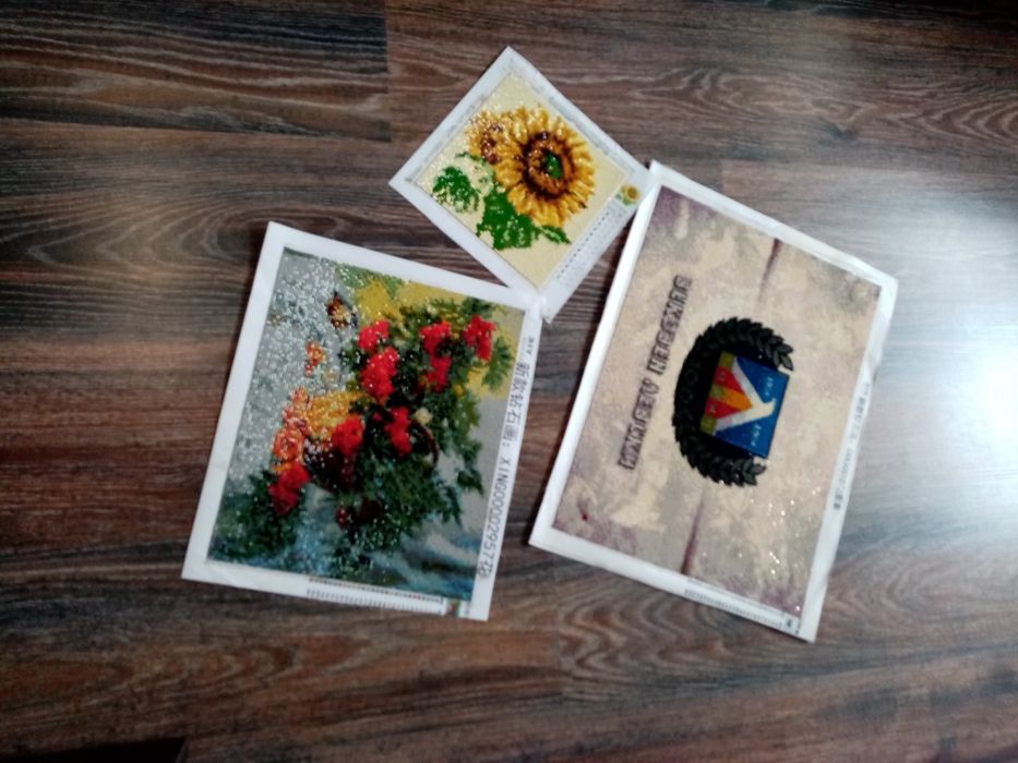 Продавам гоблени шити и налепени