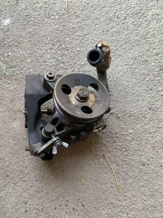 Alternator/ Pompa ulei  Honda Stream 1.7 benzina