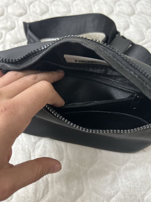 Чанта Essentials