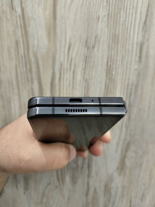 Samsung galaxy z fold 5