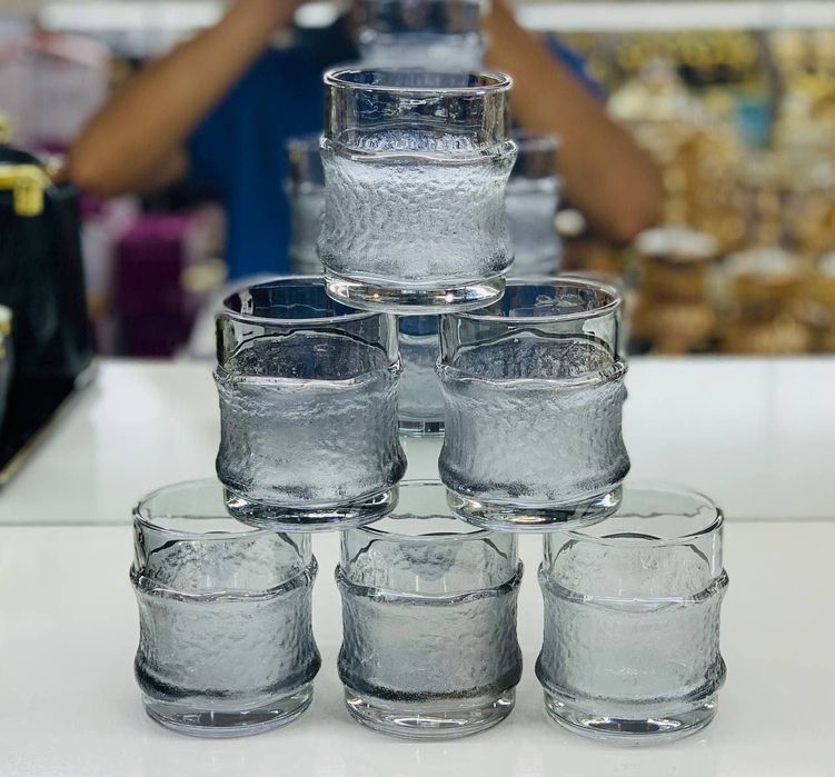 Набор стаканов с подставкой идеально подходит для подарков