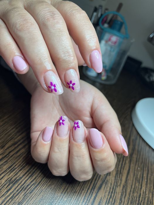 Unghii cu gel - se platesc doar consumabilele