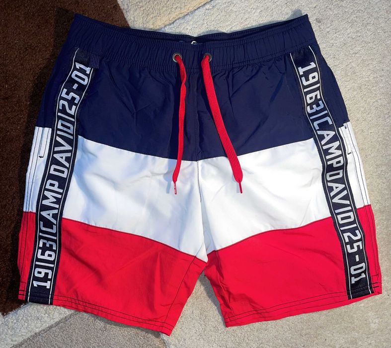 Camp David, M | Sort de baie