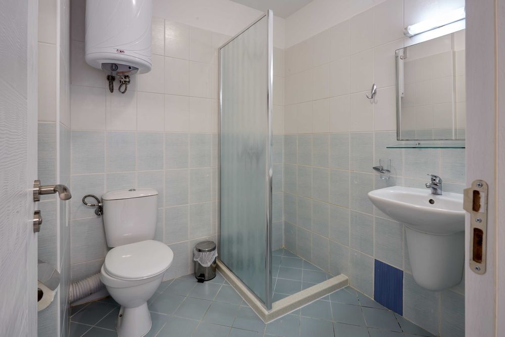 Дава се под наем Тристаен апартамент в с. Равда, Област Бургас - 130 кв.м за 1246.44 € - Снимка #10