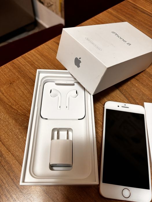 Vand IPHONE 8 Rose Gold Stare Impecabila!