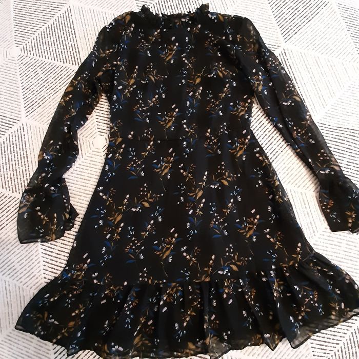 Рокля на марката Trendyol